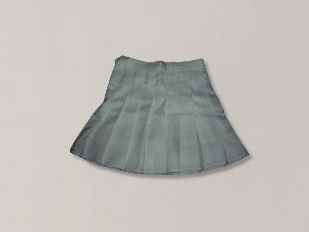 White Pleated Tennis Mini Skirt (Category: Skirts) located in Candon. Submitted by czaeya (Listing ID 1449009532, Image 1). Description: .