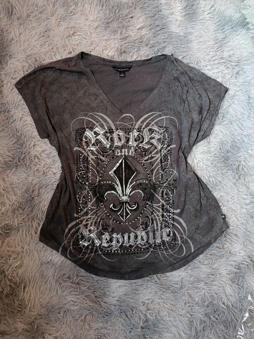 Y2k rock and republic shirt (Category: Shirts) located in Quezon City. Submitted by tedthrift (Listing ID 1450532861, Image 1). Description: size M pasok sa large issue are posted excellent condition.