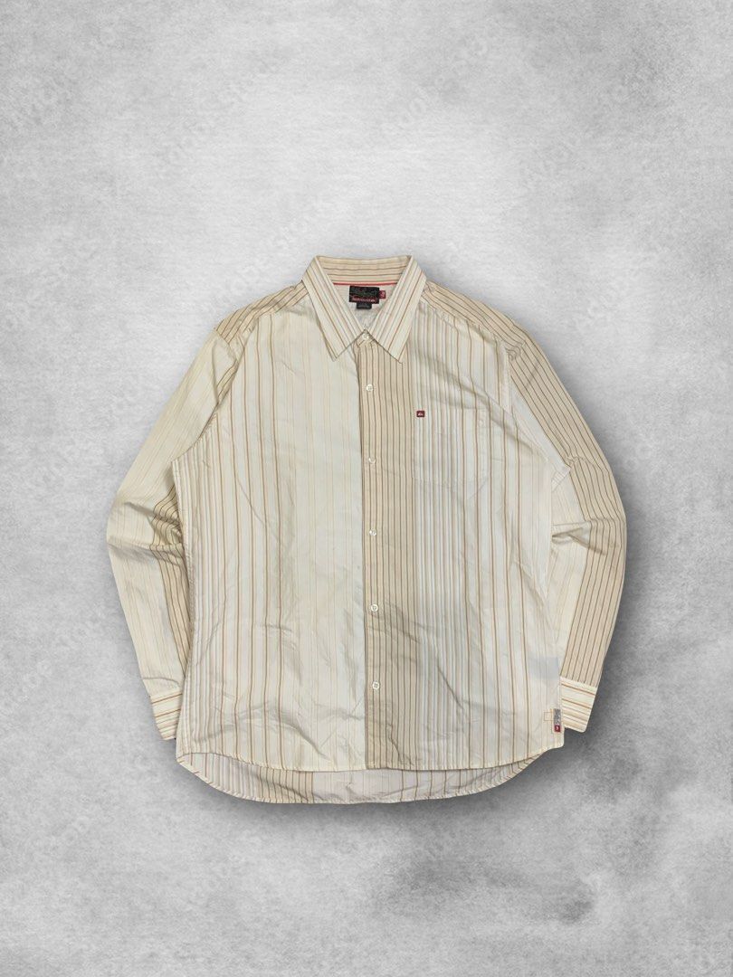 Y2K/EARLY VINTAGE QUIKSILVER (Category: Tshirts & Polo Shirts ) located in Cavite. Submitted by secondhandco.archive552 (Listing ID 1450705847, Image 1). Description: Y2K/EARLY VINTAGE QUIKSILVER 📌W(25) L(29) L/XL FITTINGS 📌ISSUE: N/A 📌COLOR RATE: 10/10 📌CONDITION: 10/10 - Quiksilver long sleeve shirt - Features: Button-up front, chest pocket - Detail: Small red Quiksilver logo on pocket.
