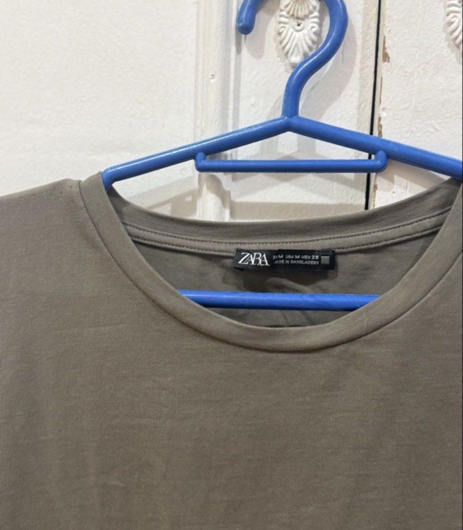 ZARA Basic Crop Top Shirt in Taupe Gray Grey (Category: Shirts) located in Cainta. Submitted by miren_closet (Listing ID 1450695763, Image 3). Description: .