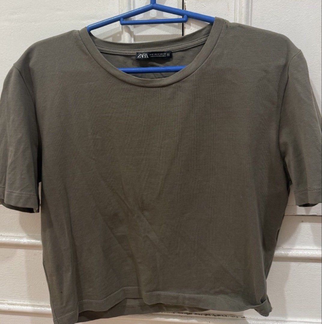 ZARA Basic Crop Top Shirt in Taupe Gray Grey (Category: Shirts) located in Cainta. Submitted by miren_closet (Listing ID 1450695763, Image 2). Description: .