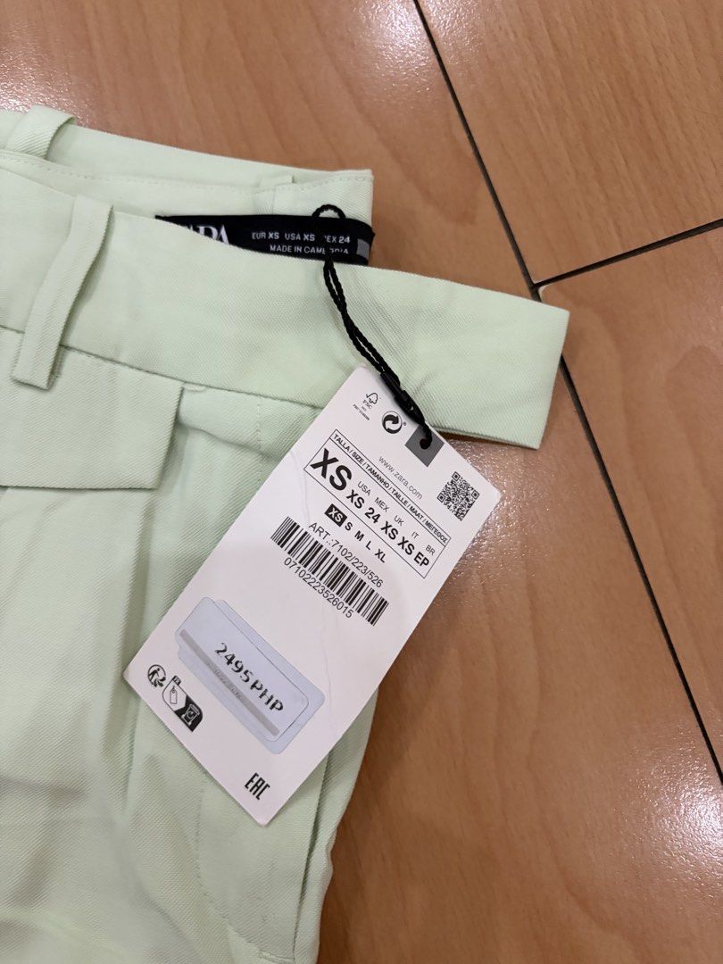 Zara Light Green Wide Leg Pants (Category: Other Bottoms) located in Manila. Submitted by goldrea (Listing ID 1450648268, Image 2). Description: - Zara light green pants - Size: XS - Brand new with tag, never worn.