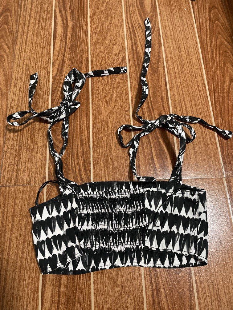ZARA LINEN TIE SLEEVELESS (Category: Sleeveless) located in Makati City. Submitted by tinycloset__ (Listing ID 1450662802, Image 2). Description: ZARA XS ON TAG.