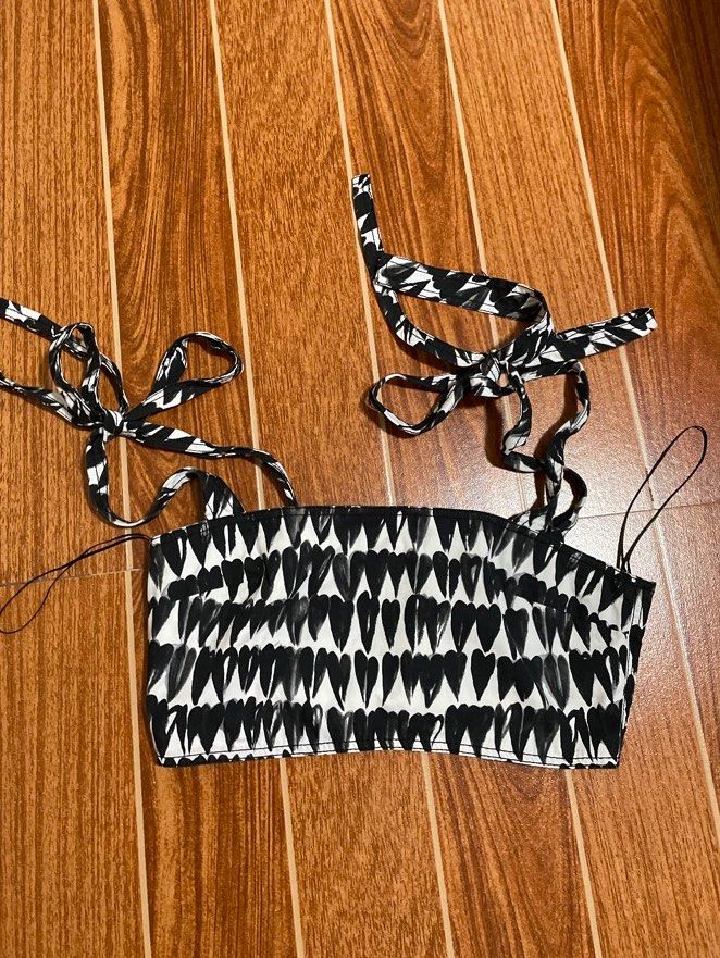 ZARA LINEN TIE SLEEVELESS (Category: Sleeveless) located in Makati City. Submitted by tinycloset__ (Listing ID 1450662802, Image 1). Description: ZARA XS ON TAG.