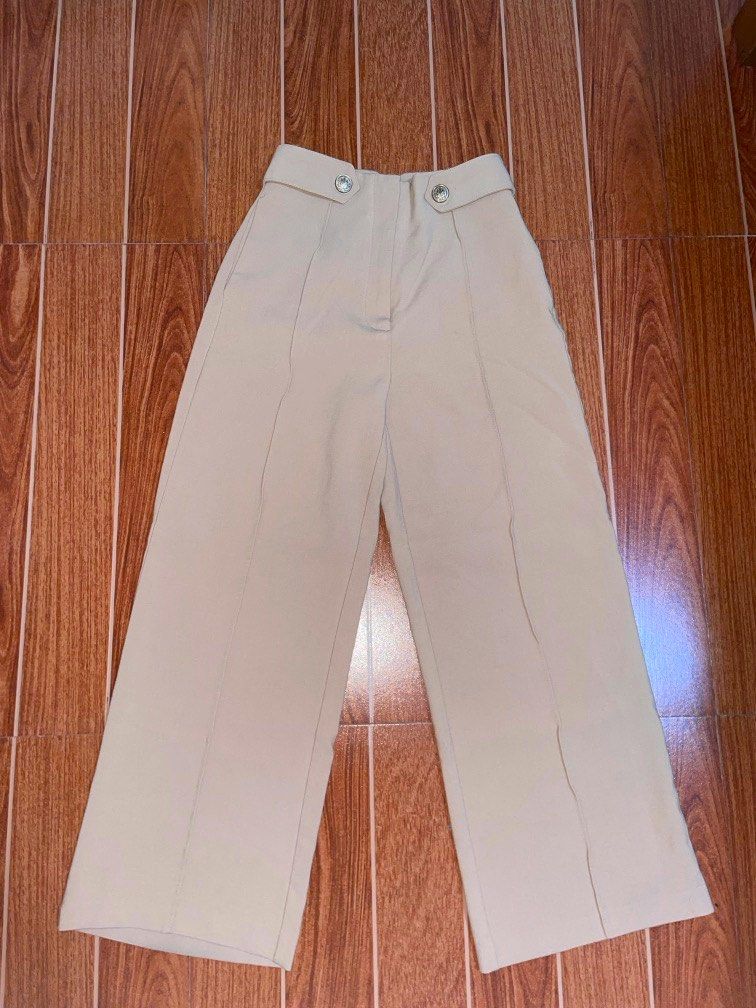 ZARA LINEN TROUSER (Category: Jeans) located in Makati City. Submitted by tinycloset__ (Listing ID 1450666334, Image 1). Description: ZARA XS ON TAG.