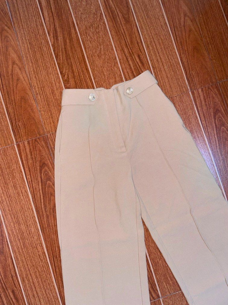 ZARA LINEN TROUSER (Category: Jeans) located in Makati City. Submitted by tinycloset__ (Listing ID 1450666334, Image 2). Description: ZARA XS ON TAG.