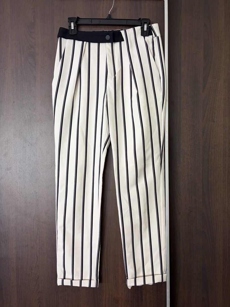 Zara stripe pants black white (Category: Jeans) located in Manila. Submitted by thebookclubz (Listing ID 1450585526, Image 1). Description: .