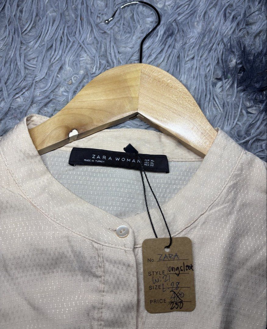 Zara Woman (Category: Longsleeves) located in Legazpi City. Submitted by thesource052 (Listing ID 1450717139, Image 3). Description: Zara Large womens W:21” Excellent 280.