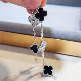 (Category: ) located in . Submitted by gold_and_diamonds (Listing ID 1447162858, Image 1). Description: .