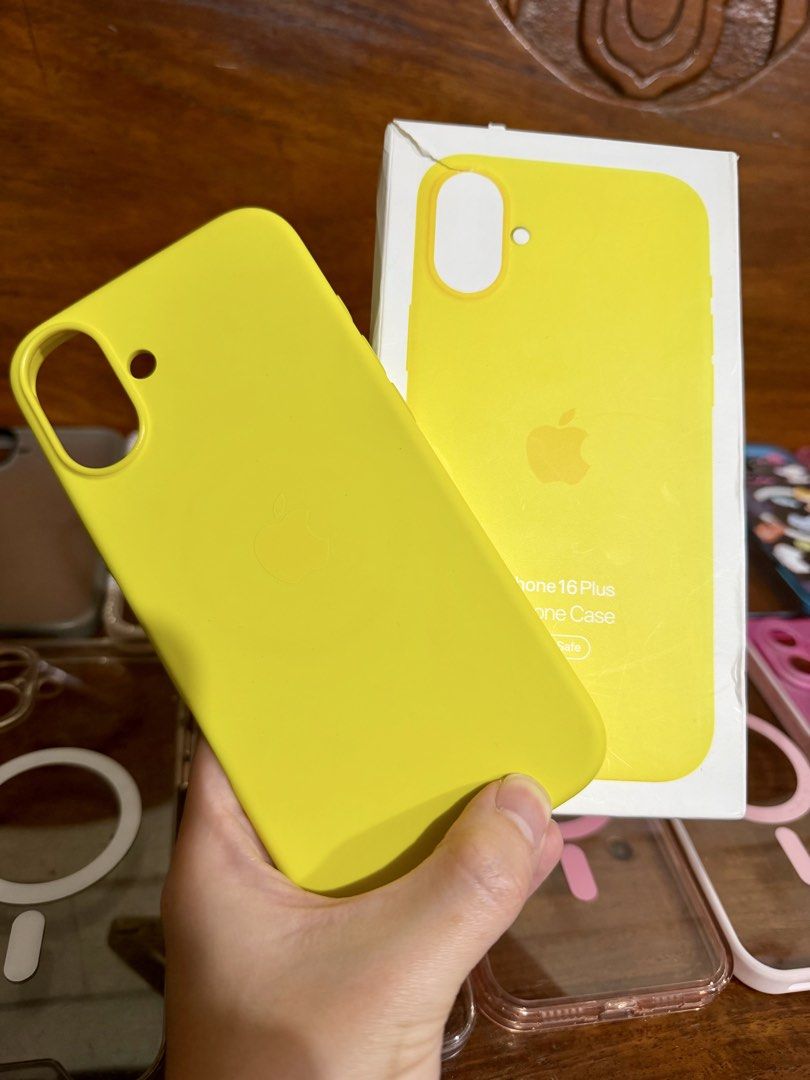 18PCS Iphone 16 Plus Case (Category: Cases & Sleeves) located in Pasay City. Submitted by arigathankyph (Listing ID 1447230860, Image 3). Description: - Bundle of 18 iPhone 16 Plus cases - Variety of styles: clear, patterned ( Kitty, cats), solid colors (pink, yellow) - Some cases feature MagSafe compatibility - Perfect for changing your phone's look Take all only 🤍 sulit sulit kana dito 🤩.