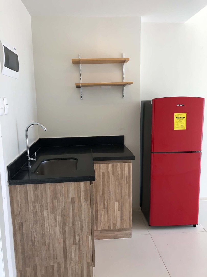 25 sqm Studio w/ Balcony CIRCULO VERDE (Category: Apartments & Condos) located in Pasig City. Submitted by p.o.s.h. (Listing ID 1447225694, Image 2). Description: 25 Sqm Studio w/ balcony. 2M cashout 1.6M BDO balance accept terms and negotiable. Direct owner here 09957787127.
