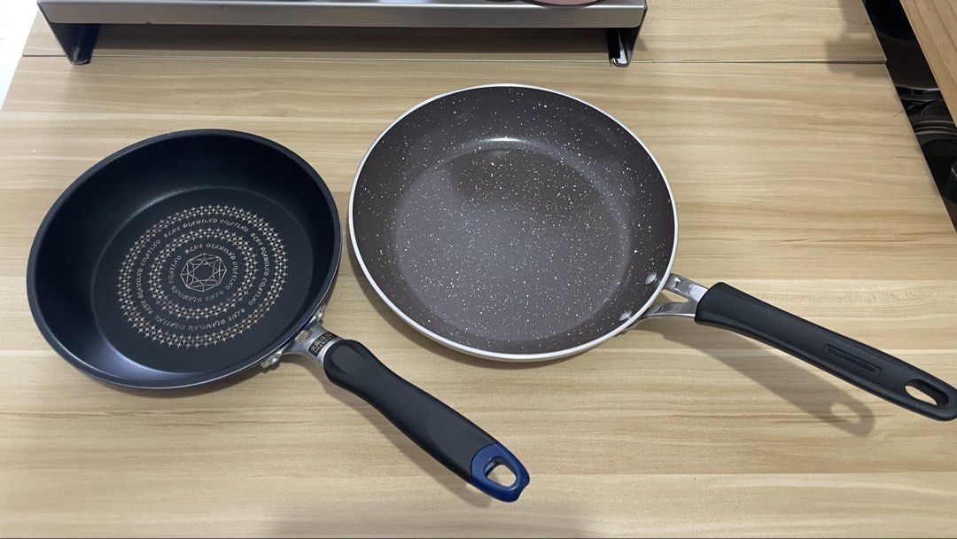 2 Frying Pans - 20cm and 24cm498035458237409281