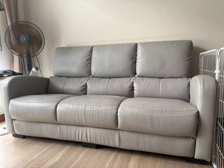 (Category: ) located in . Submitted by ezi.deal (Listing ID 1447204903, Image 1). Description: .