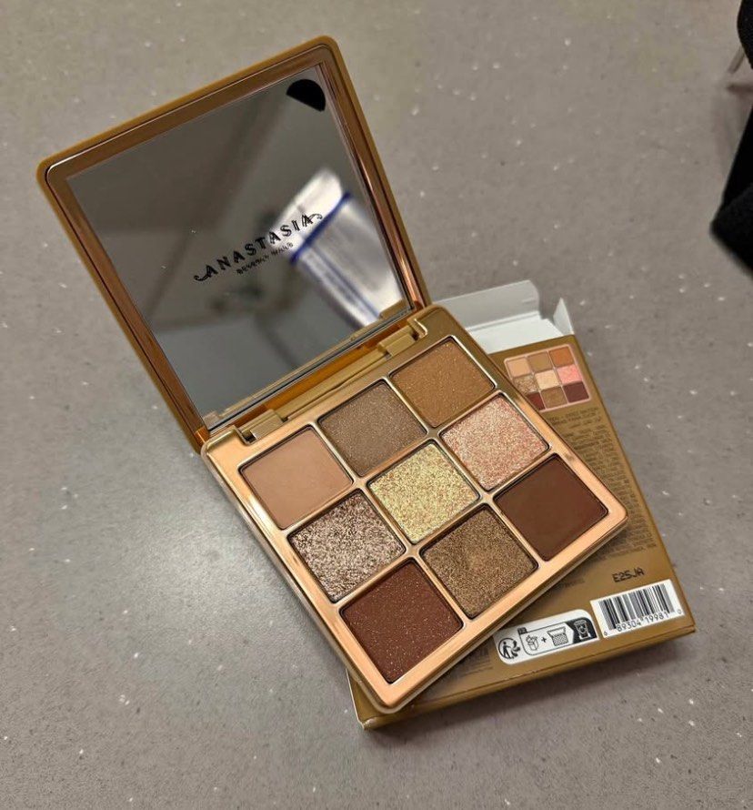 ABH Spice mini palette (Category: Makeup) located in Quezon City. Submitted by cheerupbby (Listing ID 1447158444, Image 2). Description: Stored properly and kept well. Will ship when I get back home to the Philippines in October/November 2026. I will only bring what is SOLD. Half payment accepted with no cancellation. All makeup is crossposted on marketplace 🇨🇦 and nowhere else. 📍 QC Can ship thru lalamove or j&t.