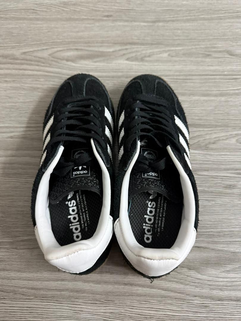 Adidas Gazelle (Category: Sneakers) located in Kuala Lumpur. Submitted by nuhayden2205 (Listing ID 1447281275, Image 2). Description: Condition Ok 9/10 Boleh nego Jarang Pakai.