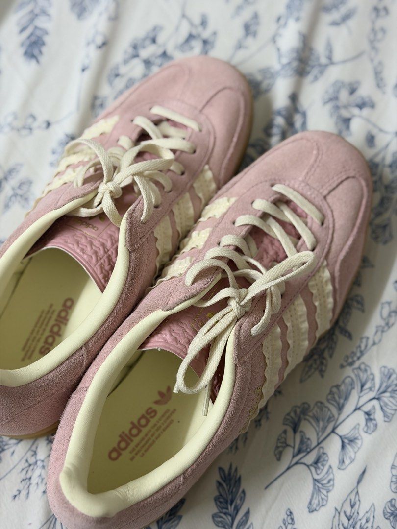 Adidas Gazelle Pink Suede Cream Stripes Gum Sole (Category: Sneakers) located in Kuala Lumpur. Submitted by dianazndn (Listing ID 1447161293, Image 1). Description: - Pink Adidas Gazelle sneakers -Comes with box - Cream colored laces -N/p: RM569 - Size: 39 - Made in China USED TWICE ORIGINAL FROM BOUTIQUE LIKE NEW.