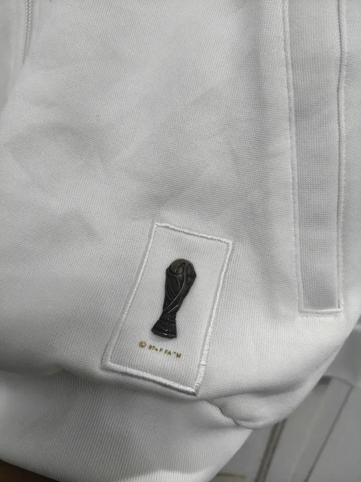 ADIDAS Tracktop USA Original (Kategori: Atasan) berada di Jakarta Pusat. Dikirim oleh secondchancees (ID iklan 1447208616, Gambar 2). Deskripsi: beli via 🆂hopee aja brodi 🛒 cek bio ⬩ cek bawah ⬩ pilih opsi pengiriman.