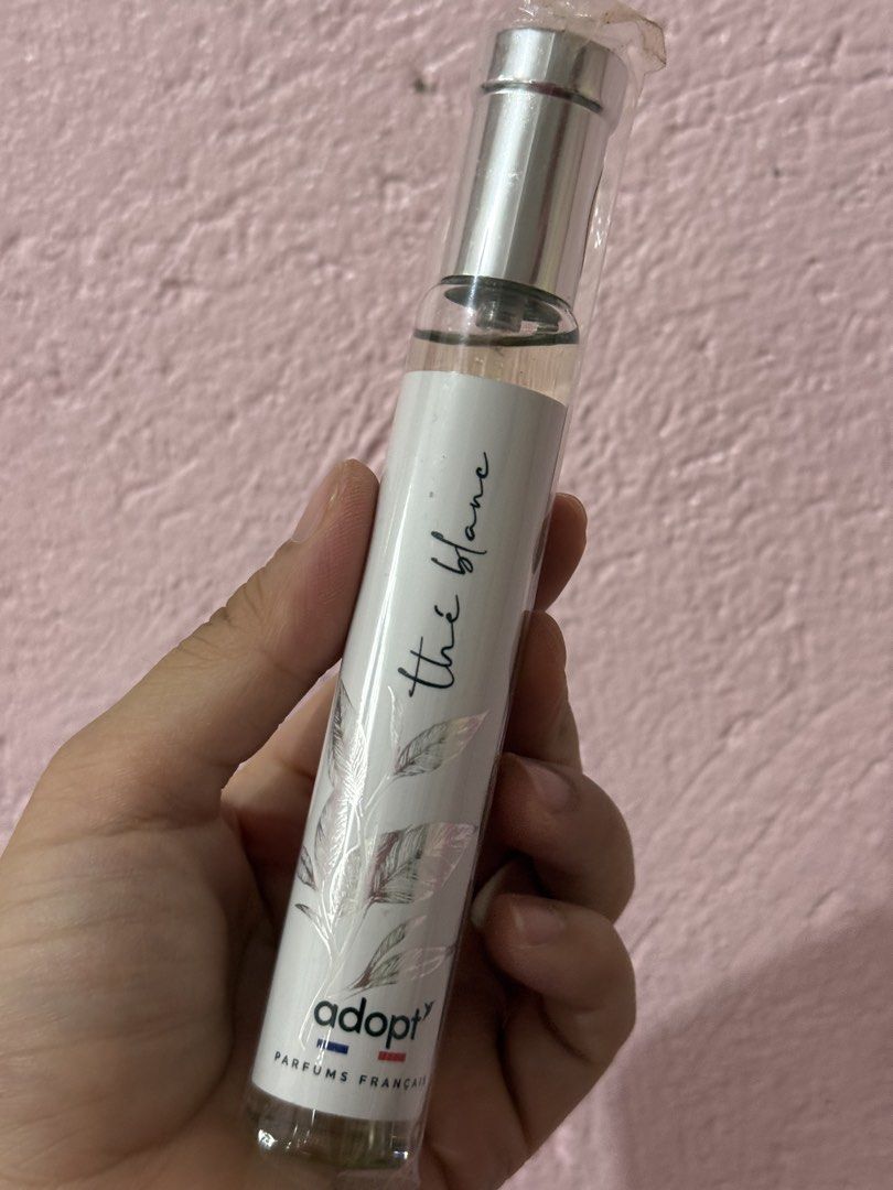 Adopt Parfums Francais The Blanc Eau de Parfum Rollerball (Category: Fragrance & Deodorants) located in Tagaytay City. Submitted by janey_22 (Listing ID 1447159907, Image 2). Description: - The Blanc perfume bottle - Smells fresh and clean - Ideal for everyday use - Floral fresh fragrance -Fragrance from Taiwan.