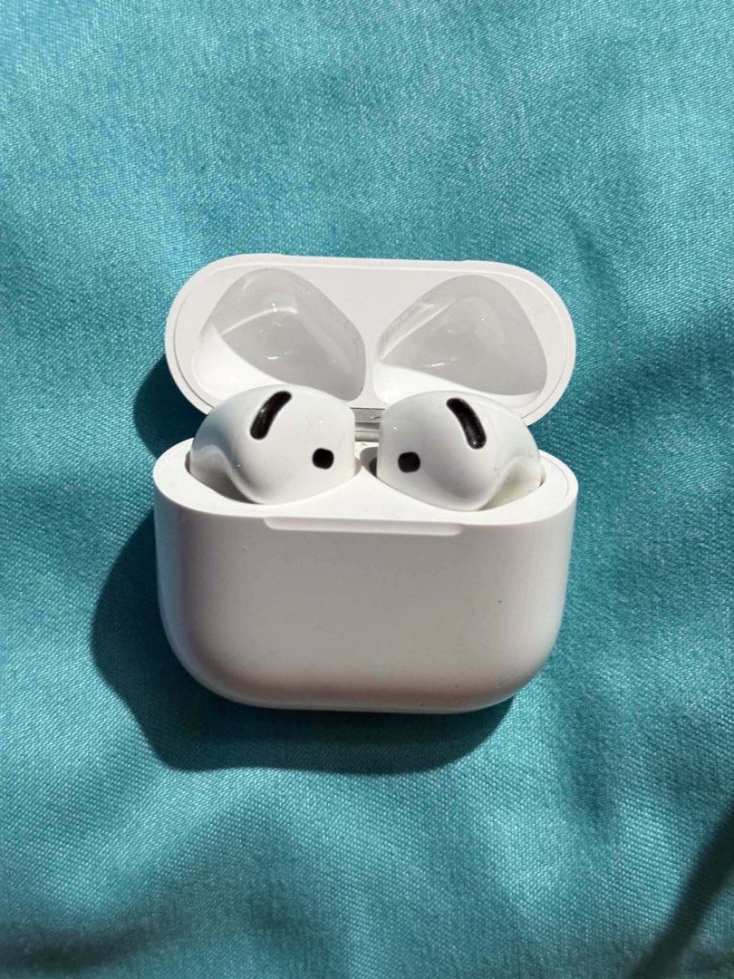 Airpods Gen 4 (Category: Earphones) located in San Jose del Monte. Submitted by shairraferrer (Listing ID 1447123681, Image 1). Description: RFS: need funds for meds CANT DO MEET UP RIGHT NOW LOC: BATAAN.
