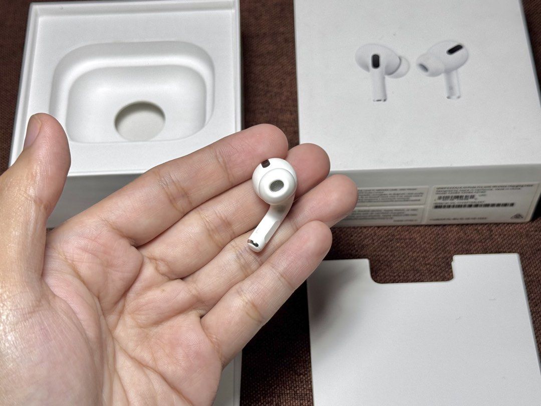 Airpods PRO 1 LEFT POD ONLY (Category: Earphones) located in Manila. Submitted by prelovedbyporttt (Listing ID 1447153796, Image 3). Description: Airpods PRO 1 LEFT POD ONLY 🔗PERSONAL WARRANTY: 1 MONTH (Valid as long as the item hasn’t been dropped or exposed to water) • 100% No hidden defects • 100% Battery health is in great condition • 100% Fully functional • 100% Original item (feel free to check my transaction post on my page for proof of a