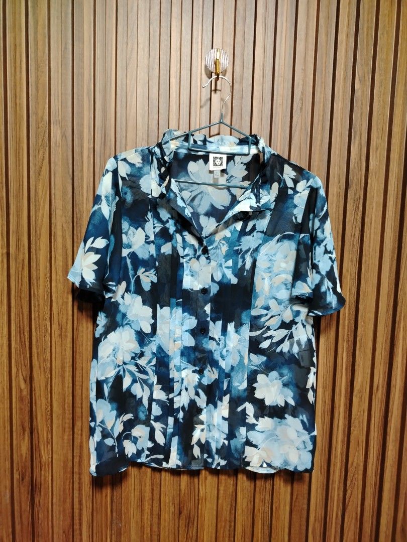 Anne Klein floral polo blouse (Category: Blouses) located in Cavite. Submitted by oncetop_declutter (Listing ID 1447146084, Image 1). Description: brand new witbout hangtag with inner black spaghetti strap sheer fabric big size for S (can also fit to M body ) SF c/O buyer.