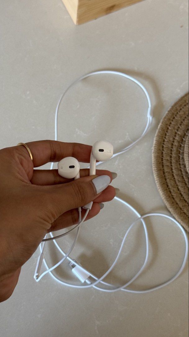 Apple EarPods with Lightning Connector