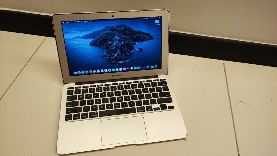 Apple MacBook Air 11 Inch $130