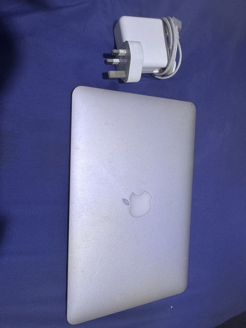 Apple MacBook Air 11-inch Early 2015498473937970800646