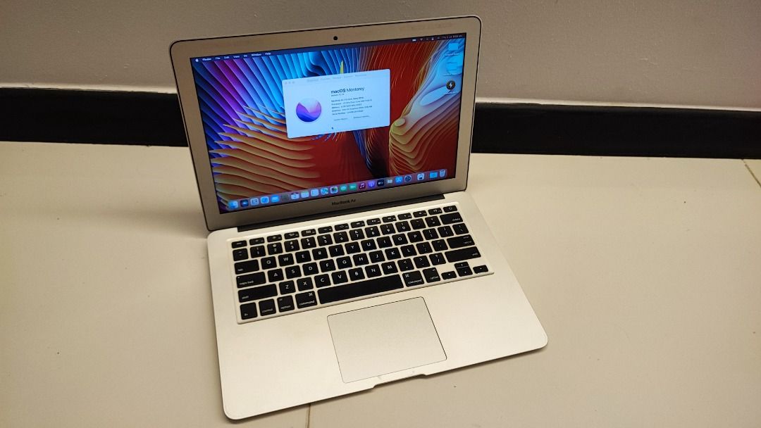 Apple MacBook Air 13 8G 256GB $200