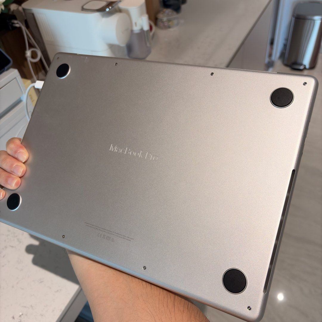 Apple MacBook Pro M1 Pro 14-inch 2021498092174791168005