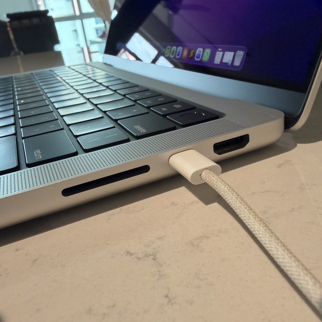 Apple MacBook Pro M1 Pro 14-inch 2021498092174791168006
