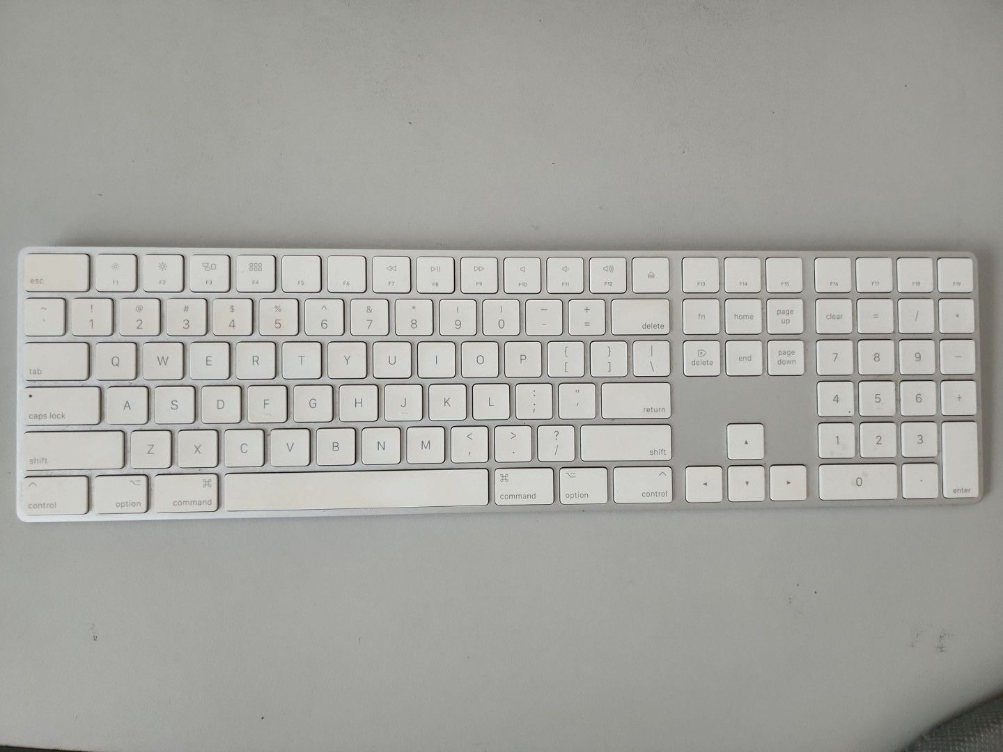 Apple Magic Keyboard with Numeric Keypad498099867155189760