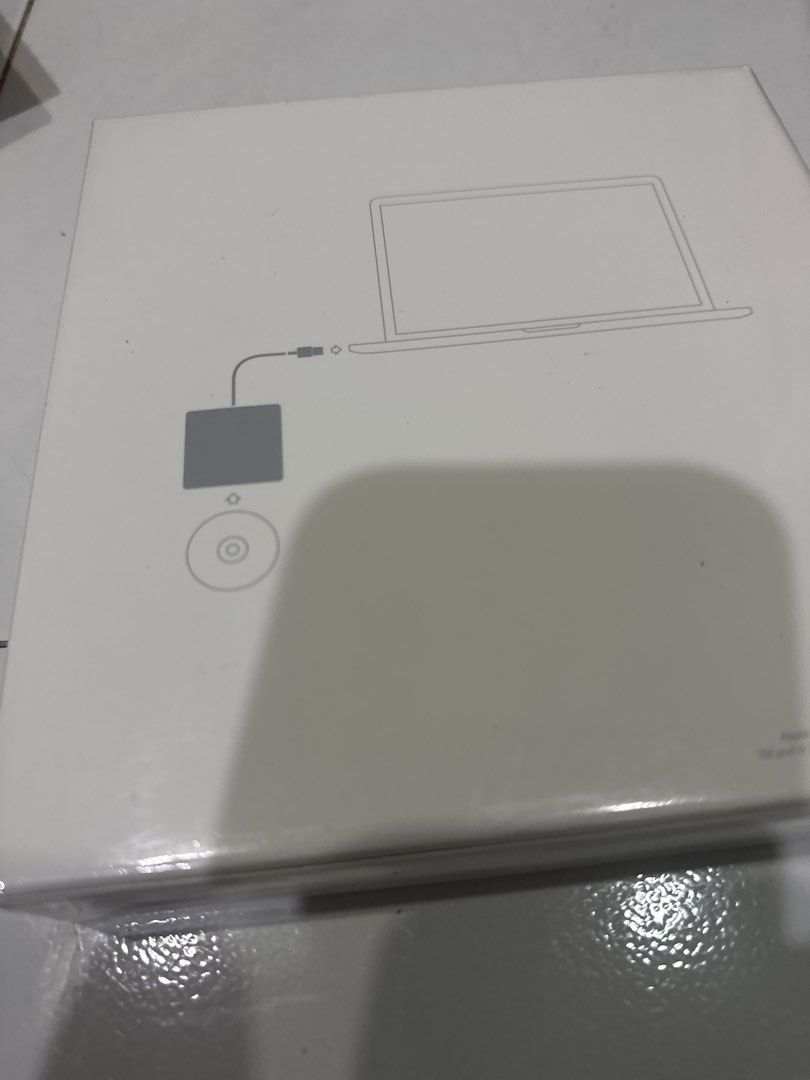 Apple USB SuperDrive External CD/DVD Drive498501749362534401