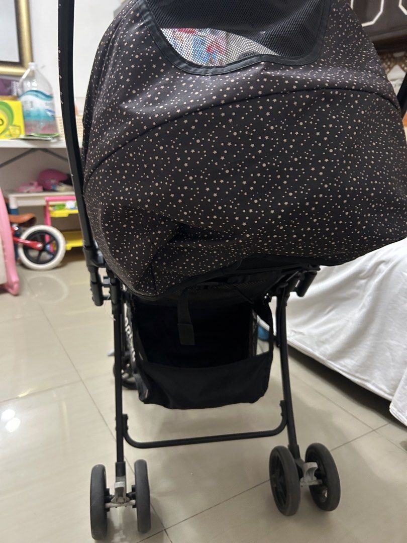 Apruva keiryo stroller (Category: Strollers) located in Angeles City. Submitted by TheAuthenticcorner2018 (Listing ID 1447143620, Image 3). Description: -in good condition -check it upon pickup on my location -need wash on tires only.