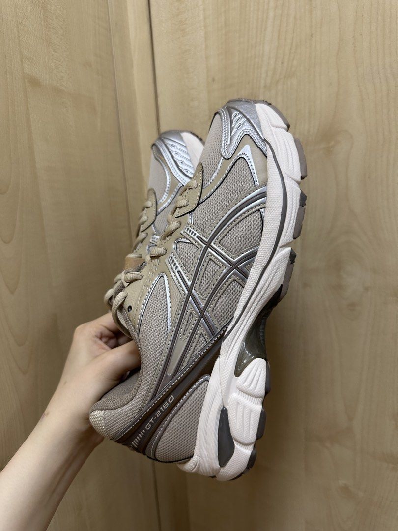 ASICS GT-2160 Feather Grey/Brown Storm (Category: Sneakers) located in Quezon City. Submitted by favesforless (Listing ID 1447210141, Image 3). Description: Brand New. Never used. Bought from asics website. With receipt. With box (but folded) Men’s size US 7 // Women’s Size US 8.5 I am female true to size US 7 and this fits just fine with slightly think ankle socks Guaranteed authentic or money back (i dont sell fake, check my reviews here on car