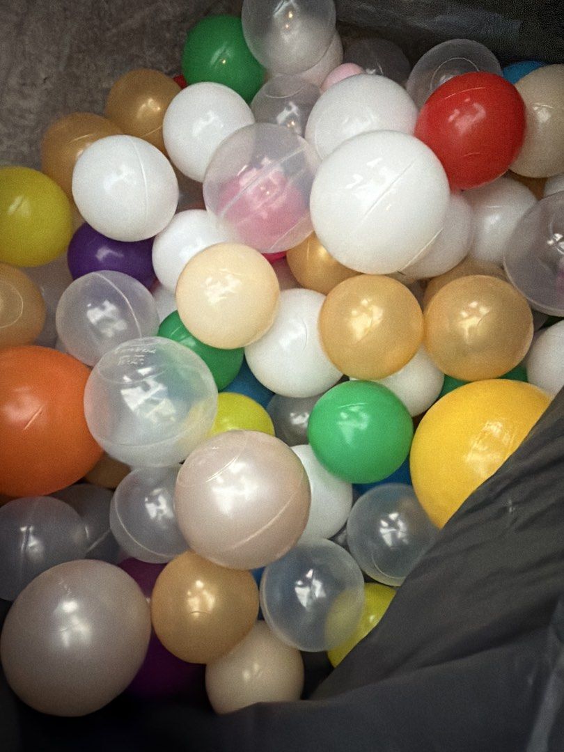 Assorted Plastic Balls for Ball Pit or Crafts (Category: Kids Toys) located in Singapore. Submitted by fashionforjoy (Listing ID 1447158366, Image 2). Description: - Assorted plastic balls - Various colors: green, yellow, red, blue, white (some clear) - Different sizes - Perfect for ball pits, sensory play, and DIY crafts - Plenty available.