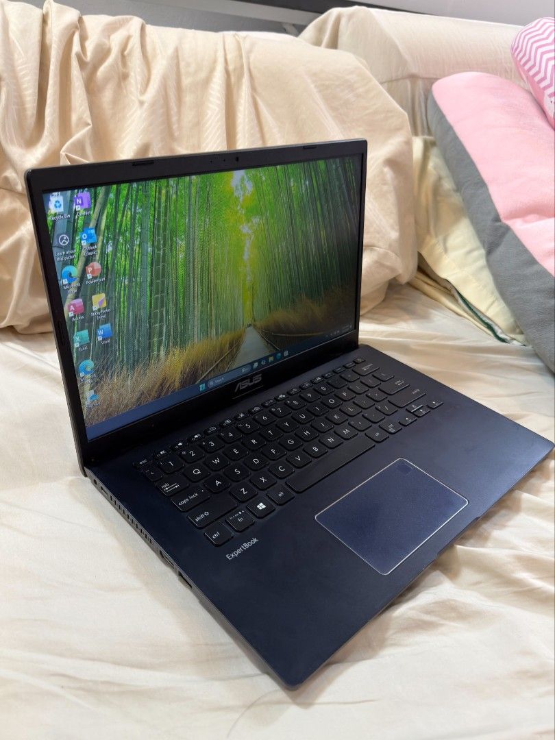 ASUS ZenBook Laptop (Category: Laptops & Notebooks) located in Manila. Submitted by jibrilaskr77691 (Listing ID 1447283856, Image 1). Description: ASUS VIVOBOOK 14 processor- ryzen 5 3500U amd radeon vega mobile (4 cores / 8threads) 8gb ram (upgradable) 512 ssd windows 11 home single language 64 bit 14-inch HD Display directX 12 inclusion; Unit itself, origimal charger and laptop pouch 📍TAGUIG CITY 📩PM FOR MORE DETAILS.