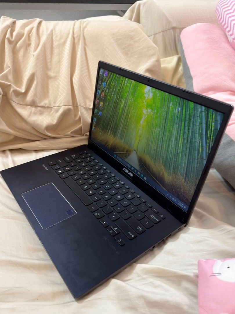 ASUS ZenBook Laptop (Category: Laptops & Notebooks) located in Manila. Submitted by jibrilaskr77691 (Listing ID 1447283856, Image 3). Description: ASUS VIVOBOOK 14 processor- ryzen 5 3500U amd radeon vega mobile (4 cores / 8threads) 8gb ram (upgradable) 512 ssd windows 11 home single language 64 bit 14-inch HD Display directX 12 inclusion; Unit itself, origimal charger and laptop pouch 📍TAGUIG CITY 📩PM FOR MORE DETAILS.