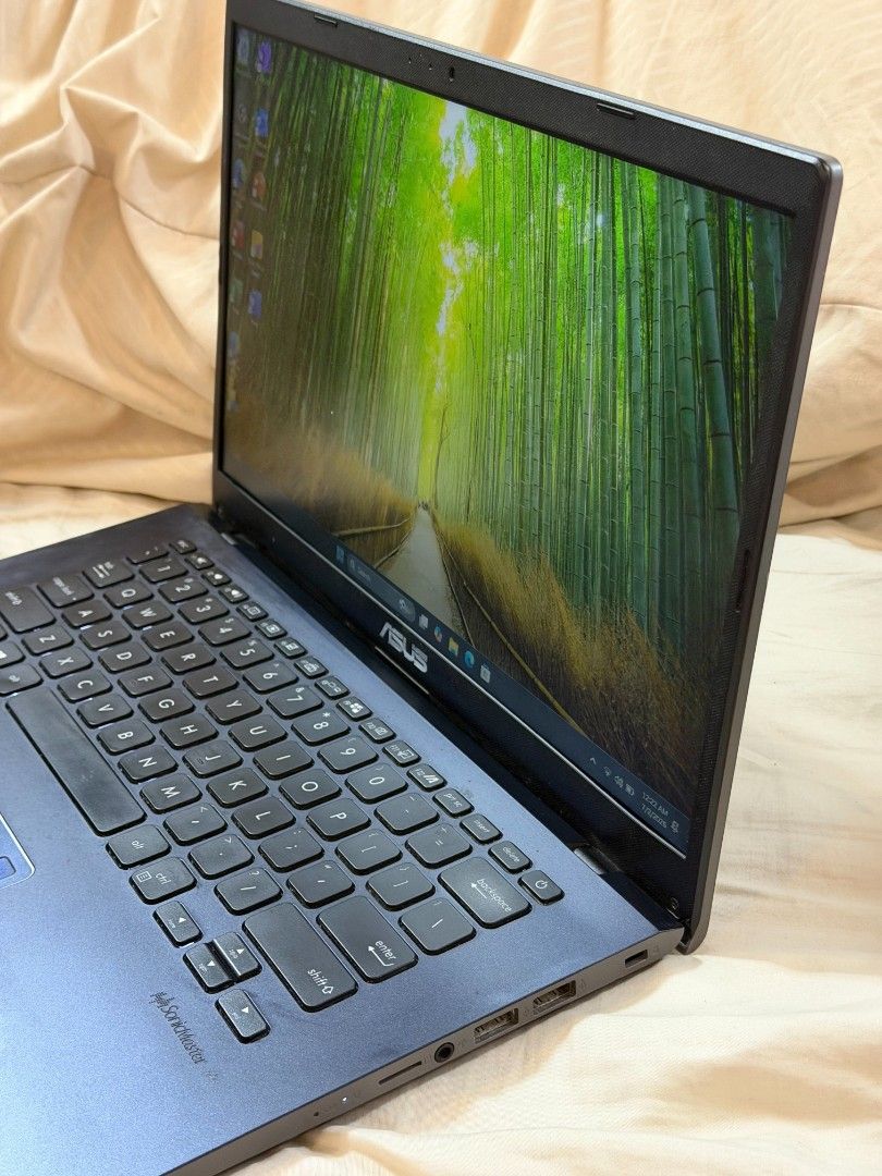 ASUS ZenBook Laptop (Category: Laptops & Notebooks) located in Manila. Submitted by jibrilaskr77691 (Listing ID 1447283856, Image 2). Description: ASUS VIVOBOOK 14 processor- ryzen 5 3500U amd radeon vega mobile (4 cores / 8threads) 8gb ram (upgradable) 512 ssd windows 11 home single language 64 bit 14-inch HD Display directX 12 inclusion; Unit itself, origimal charger and laptop pouch 📍TAGUIG CITY 📩PM FOR MORE DETAILS.