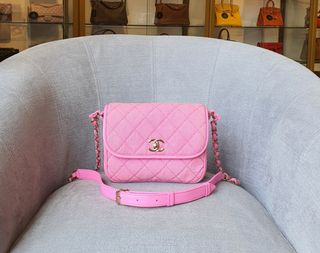 (Category: ) located in . Submitted by luxurydesignerbrands (Listing ID 1447117253, Image 1). Description: .