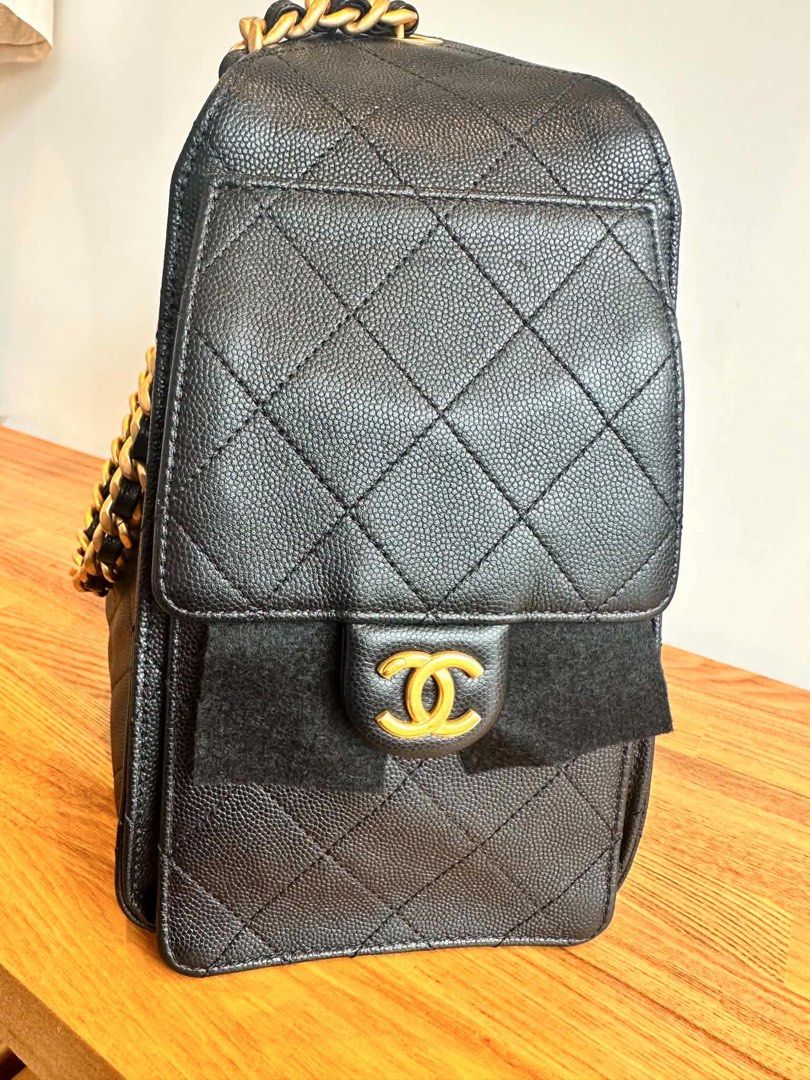 Authentic💯 Chanel 25 Hobo Bag (Category: Luxury Bags & Wallets) located in Quezon City. Submitted by jhaediah (Listing ID 1444505439, Image 3). Description: Authentic 💯C 25 Hobo Bag‼️ Complete inclusion With box,dustbag , booklet ,paper bag, ribbon and receipt💕7.2 Free pabitbit KoreA- fully paid before paship Pinas .