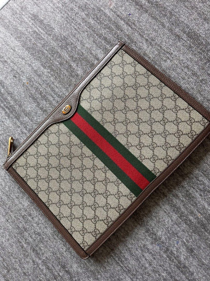 Authentic Gucci Sherryline Clutch (Category: Luxury Bags & Wallets) located in Quezon City. Submitted by jhaediah (Listing ID 1437769724, Image 2). Description: Cherryline clutch Rank A💕7.2 Free pabitbit Korea - fully paid before paship item sa Pinas.