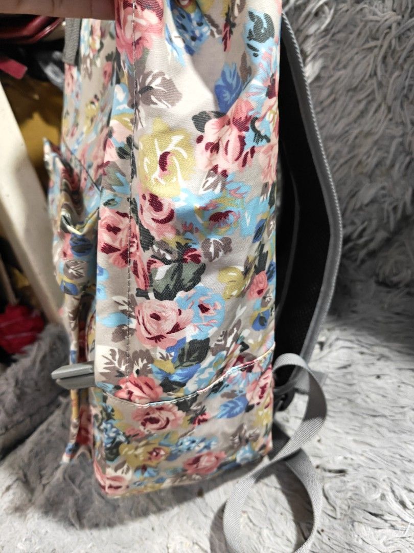 Backpack (Category: Backpacks) located in Bacolod City. Submitted by zeal.jenjen0101 (Listing ID 1447140246, Image 3). Description: good condition from korea.