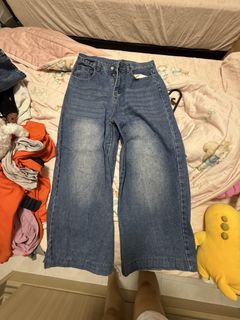 (Category: ) located in . Submitted by cherqooo (Listing ID 1447228778, Image 1). Description: .