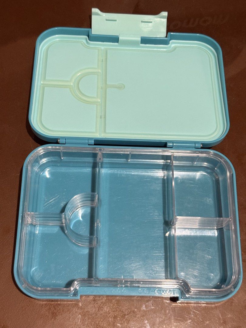 Bambina Munch Box (Category: Weaning & Toddler Feeding) located in Paranaque City. Submitted by sweetiesarah01 (Listing ID 1447134042, Image 3). Description: Used but not abused Still in good condition.