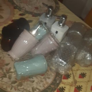 (Category: ) located in . Submitted by declutteri87373 (Listing ID 1447160791, Image 1). Description: .