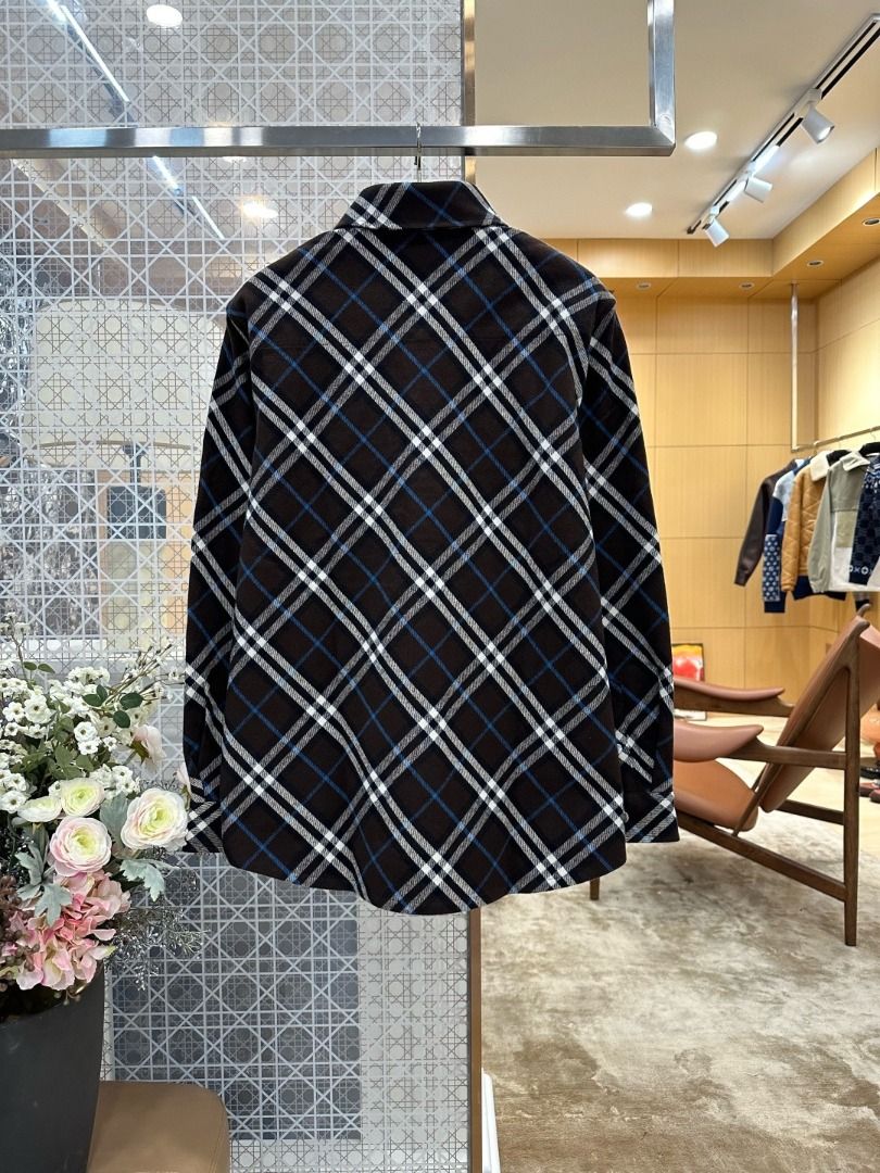 BBR Jacket (Category: Coats, Jackets and Outerwear) located in Singapore. Submitted by premiumhypeseller (Listing ID 1447185239, Image 2). Description: Information ------------- PO : 5-8 Days Best seller in SG Over 3000+ items in our catalog Only Singapore Seller with a website catalog Do let me know if you're looking for something that's not listed 100% QC Assured !!! Providing Quality Fashion Since 2018 What you see is what you get! Free Delive