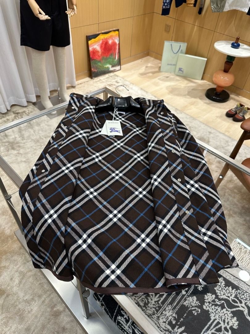 BBR Jacket (Category: Coats, Jackets and Outerwear) located in Singapore. Submitted by premiumhypeseller (Listing ID 1447185239, Image 3). Description: Information ------------- PO : 5-8 Days Best seller in SG Over 3000+ items in our catalog Only Singapore Seller with a website catalog Do let me know if you're looking for something that's not listed 100% QC Assured !!! Providing Quality Fashion Since 2018 What you see is what you get! Free Delive