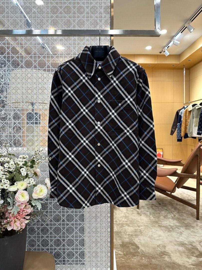 BBR Jacket (Category: Coats, Jackets and Outerwear) located in Singapore. Submitted by premiumhypeseller (Listing ID 1447185239, Image 1). Description: Information ------------- PO : 5-8 Days Best seller in SG Over 3000+ items in our catalog Only Singapore Seller with a website catalog Do let me know if you're looking for something that's not listed 100% QC Assured !!! Providing Quality Fashion Since 2018 What you see is what you get! Free Delive