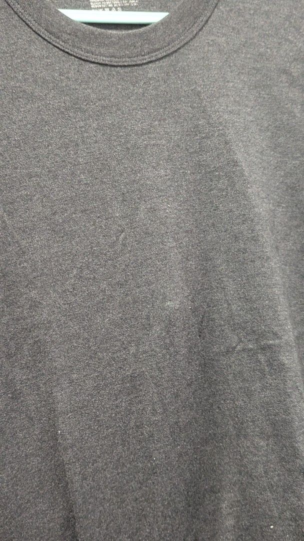 Bench/Body Grey Cotton Polyester T-shirt (Category: Tshirts & Polo Shirts ) located in Marikina City. Submitted by mlektea (Listing ID 1447178647, Image 3). Description: - Brand: Bench/Body - Color: Grey - Size: L on tag pero fits S-M in my opinion - Material: 60% Cotton, 40% Polyester - Style: Basic tee, ideal for everyday wear - Versatility: Easy to pair with any outfit.
